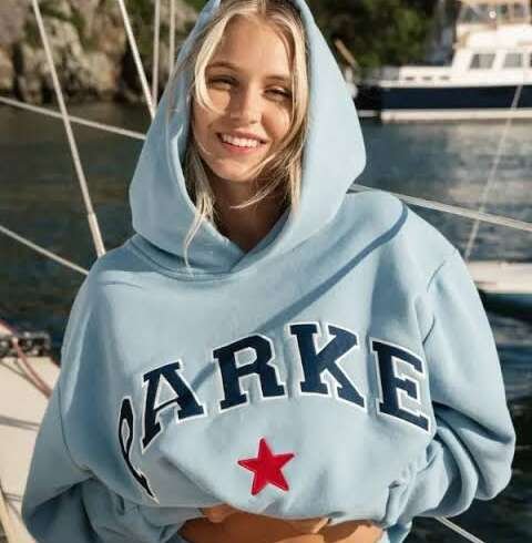 Parke Sweatshirt: The Perfect Blend of Comfort, Style, and Everyday Confidence