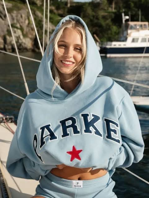 Parke Sweatshirt: The Perfect Blend of Comfort, Style, and Everyday Confidence