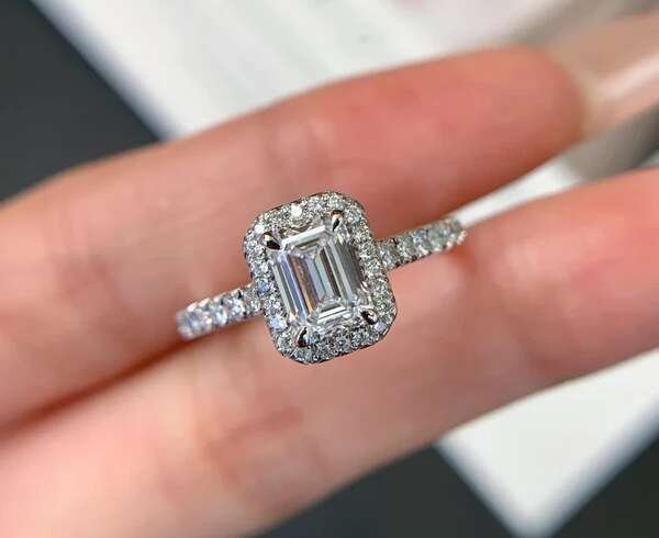 What You Should Know Before Buying a Pavé Lab Diamond Ring