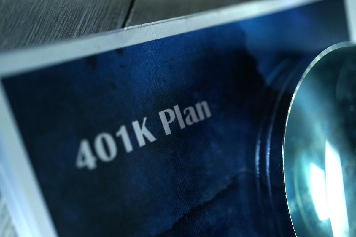 Why Small Businesses Are Outsourcing Their 401(k) Administration