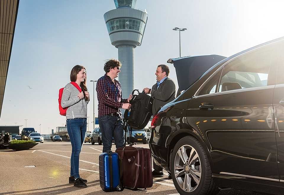 How Airport Car Services Support Stress Free Flight Connections