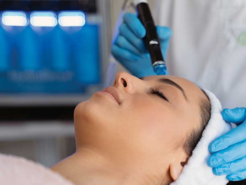 How Expert Skin Care Treatments Help You Look Refreshed