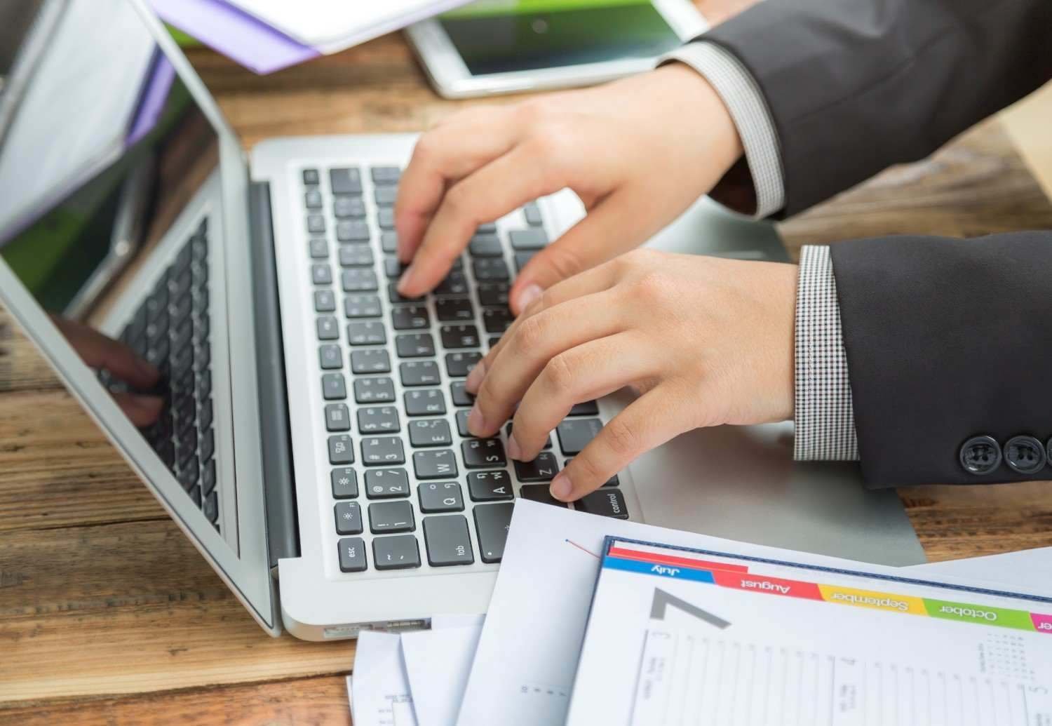 How Business Financial Advisors in London Can Help SMEs Prepare for 2027