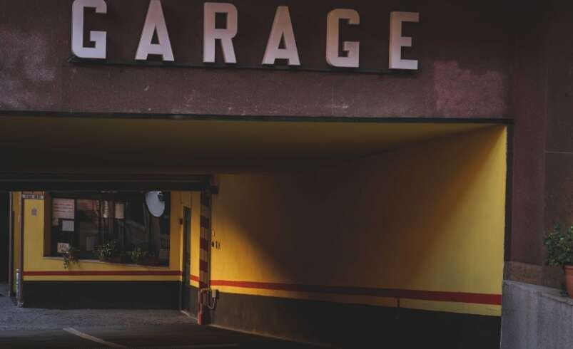How Much Does Garage Door Repair Cost in Davie, Florida