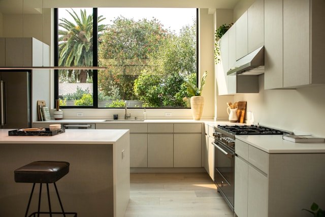 How Kitchen Cabinets Improve Style, Storage, and Functionality in Calgary