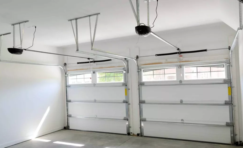 7 Expert Tips for a Smooth Garage Door Installation in Summerlin, NV